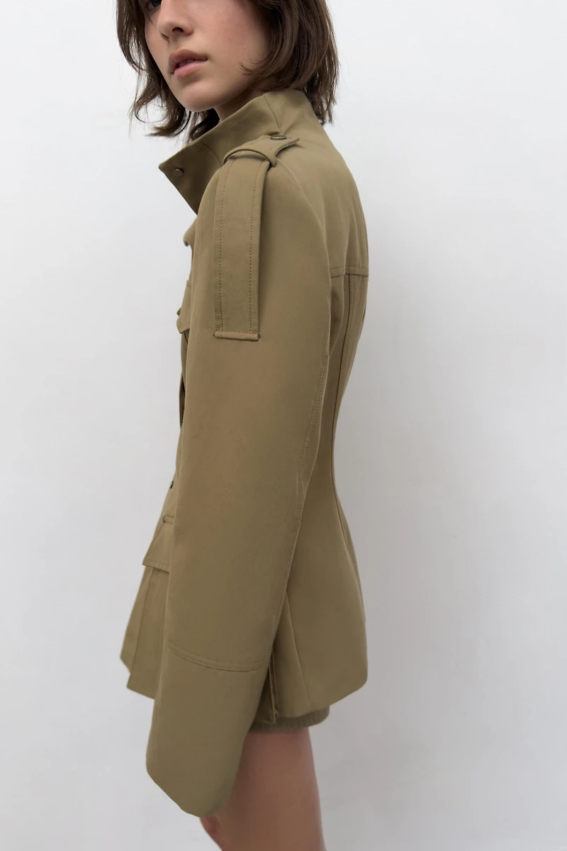 VESTE AJUSTÉE À PATTES