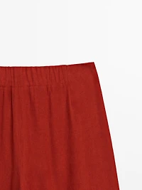 Straight-leg trousers with double dart detail