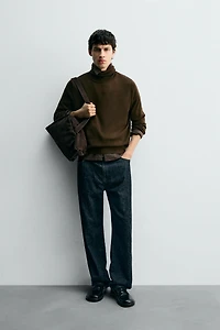 100% WOOL TURTLENECK SWEATER