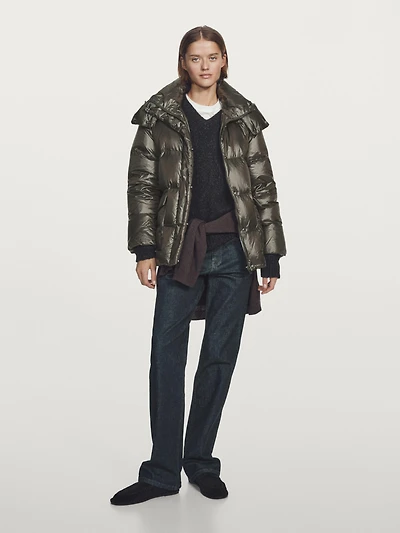 Short water-repellent puffer jacket with hood