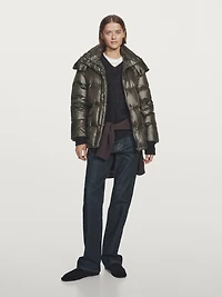 Short water-repellent shiny down jacket