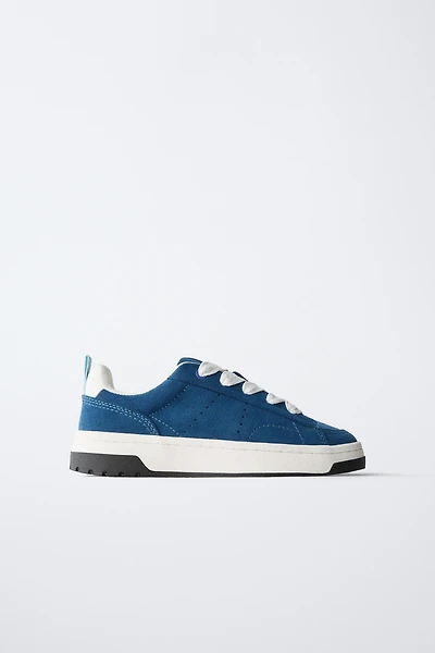 SKATER SNEAKERS