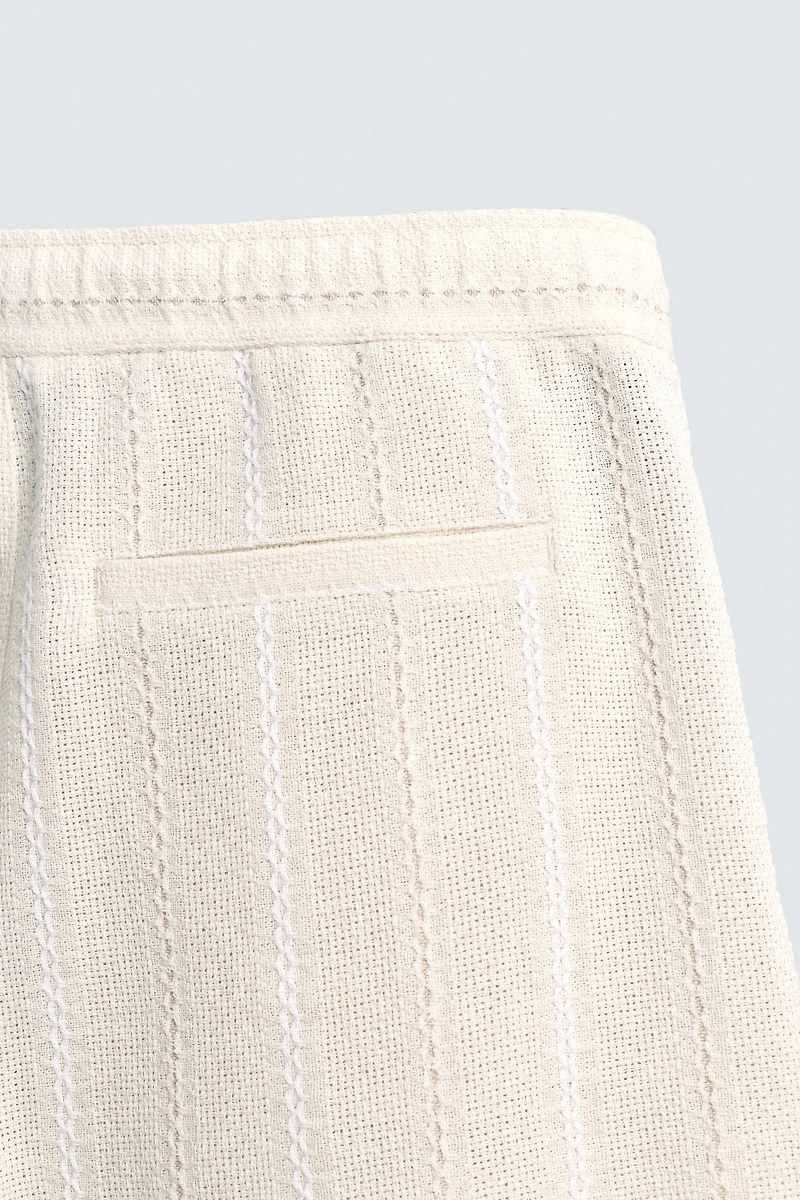 GEOMETRIC JACQUARD SHORTS