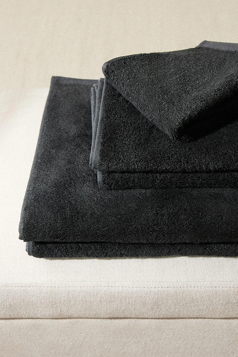 SERVIETTE DE BAIN ÉPONGE UNIE