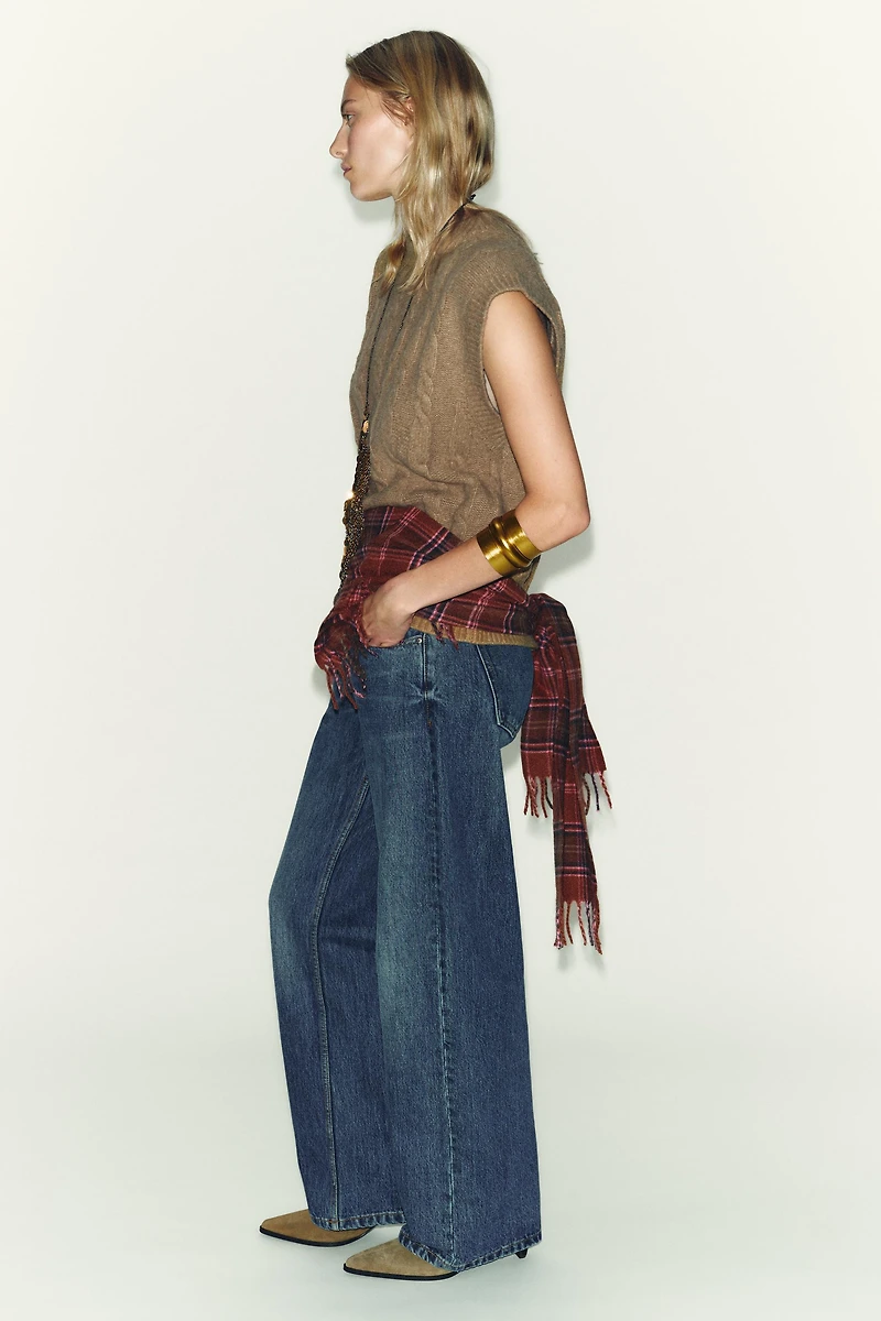 CABLE KNIT VEST TOP