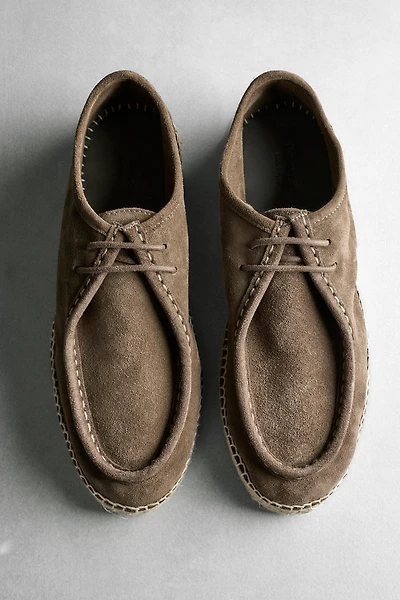 Split leather shoes with moc toe and jute sole