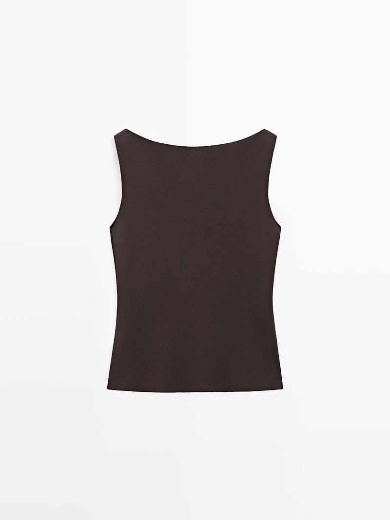 Knit vest with pocket details