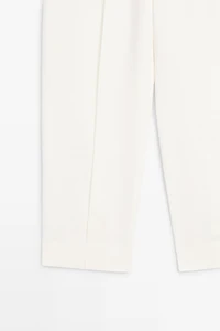 Linen trousers with darts