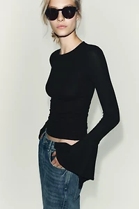 RUFFLED SLEEVE T-SHIRT