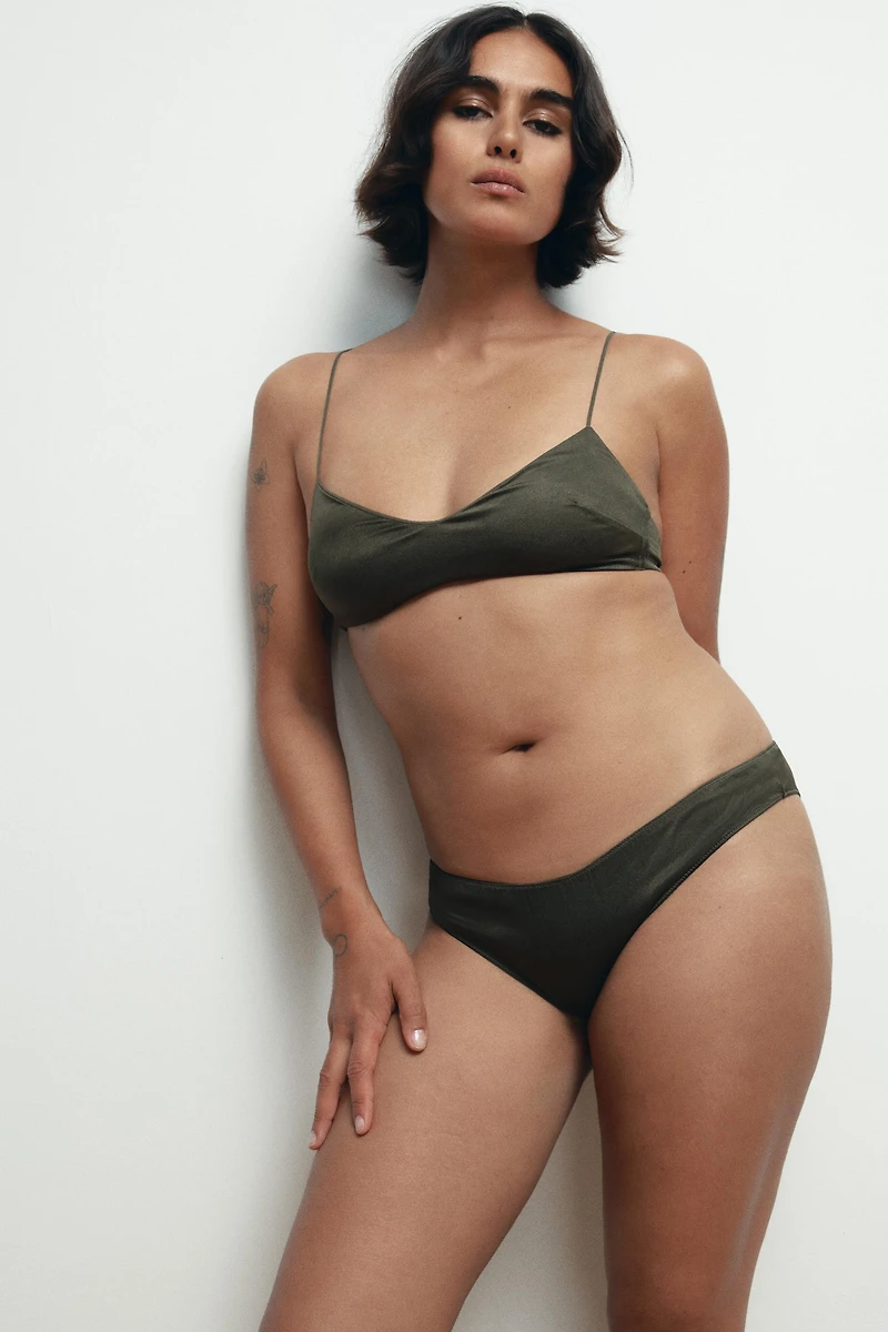CULOTTE TEXTURÉE AVEC SOIE