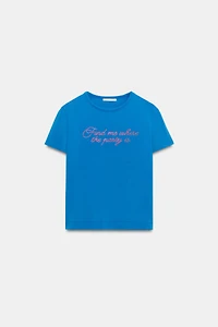 T-SHIRT TEXTE BRILLANT EFFET DÉLAV
