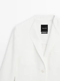 100% linen blazer with lapel detail