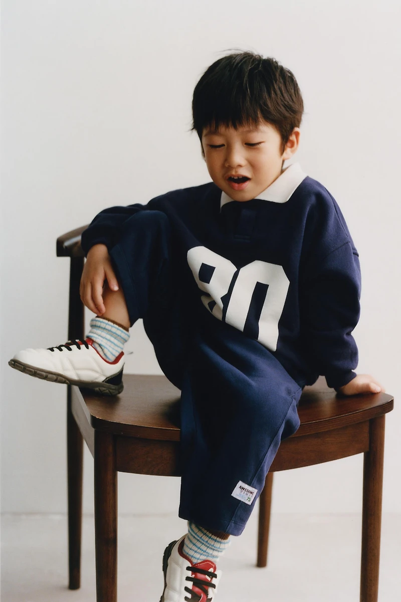 NUMBER PRINT POLO SWEATSHIRT