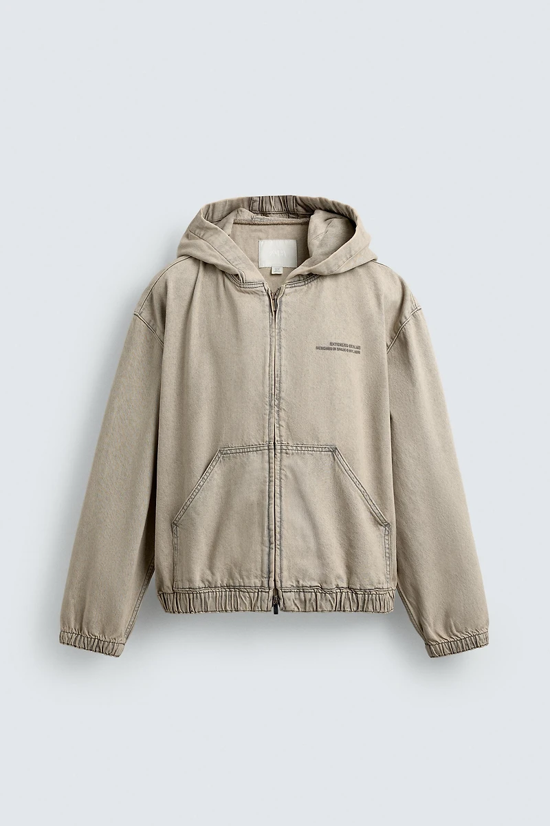 VESTE EN JEAN À CAPUCHE BRODÉE