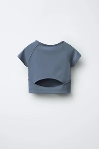 T-SHIRT À DÉCOUPES