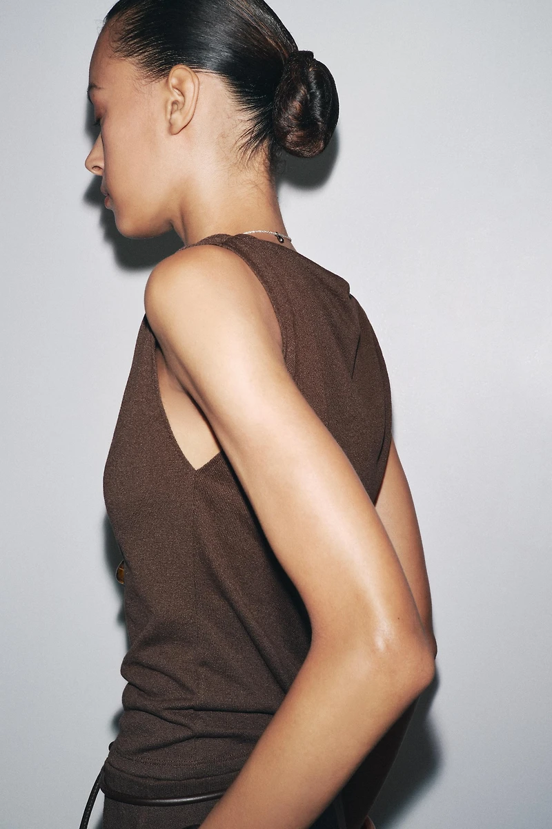 TOP EN MAILLE COUPÉ