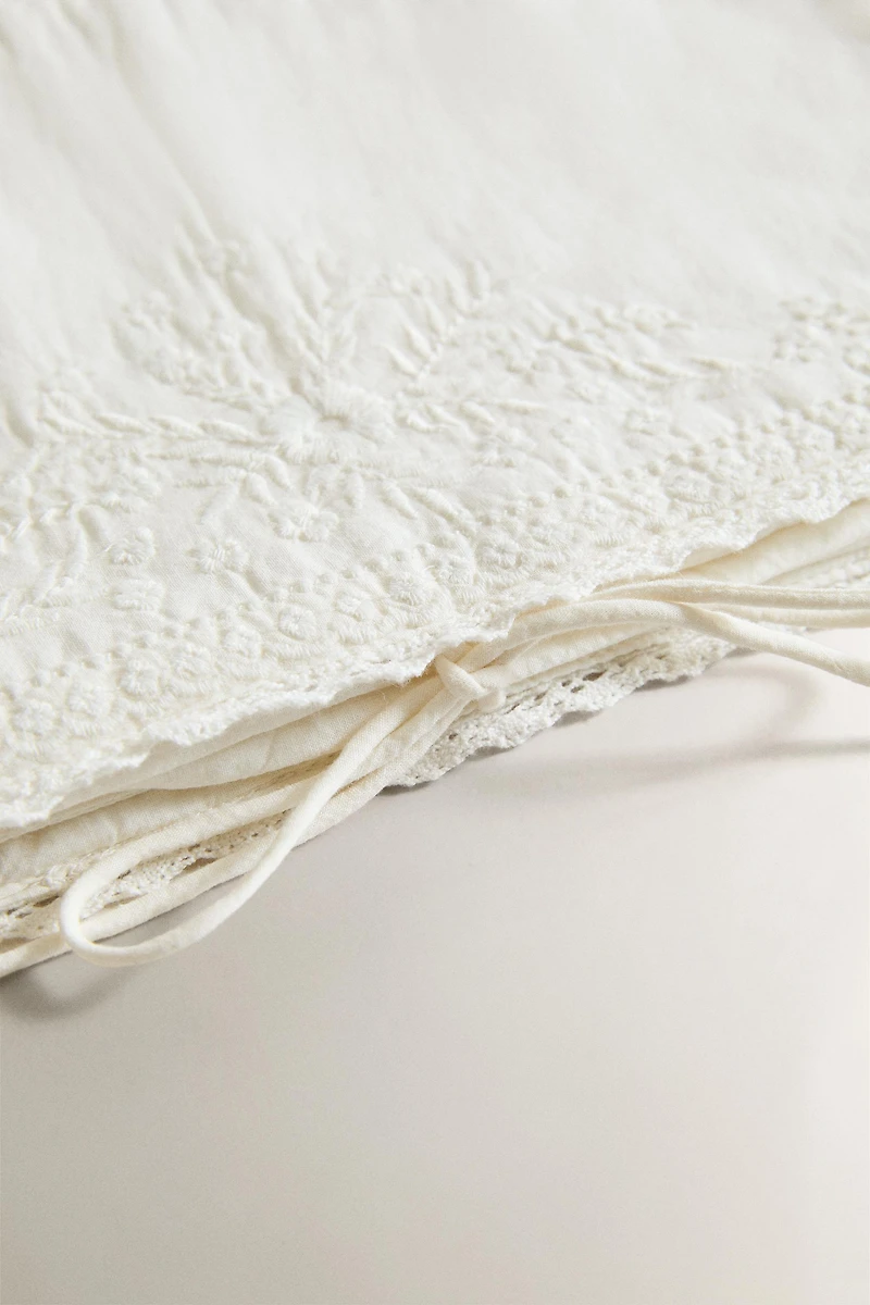 EMBROIDERED COTTON LINGERIE BAG