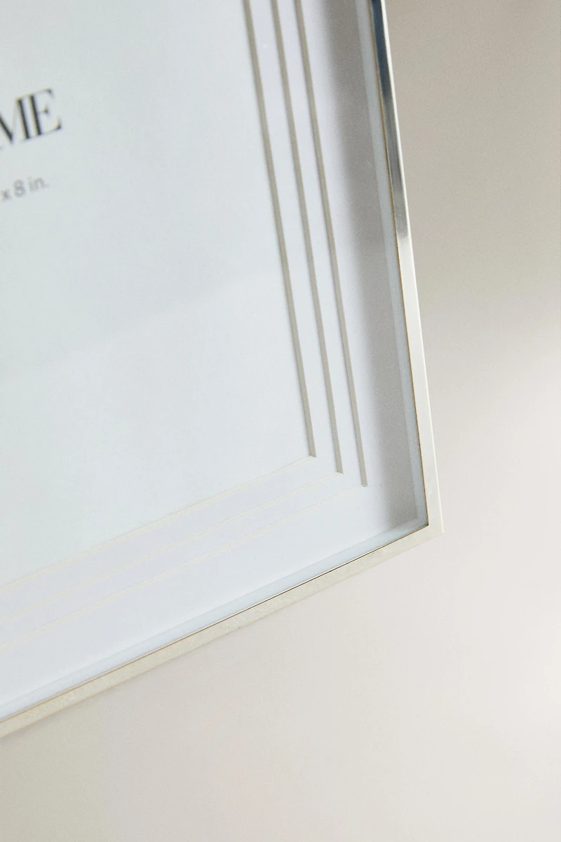 METAL PICTURE FRAME WITH STEPPED MAT