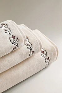 EMBROIDERED CROSS STITCH BATH TOWEL