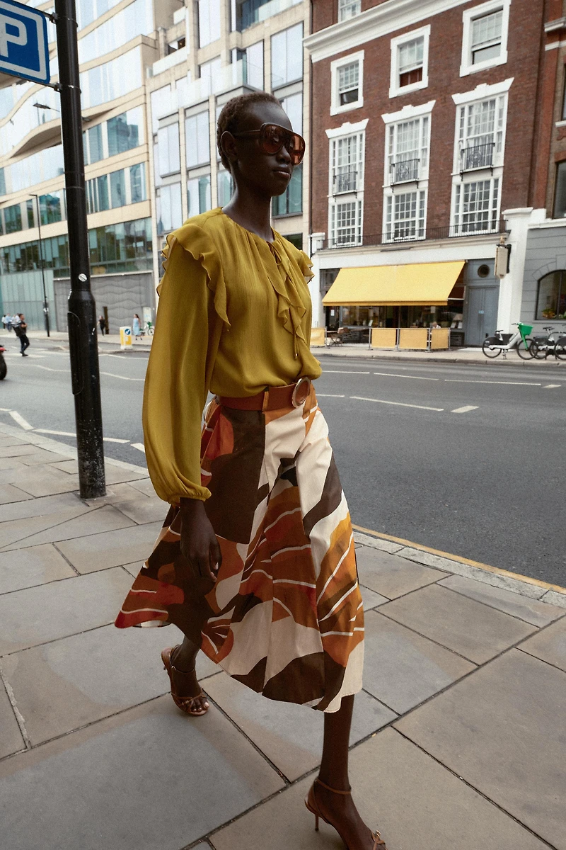 RUFFLED BLOUSE