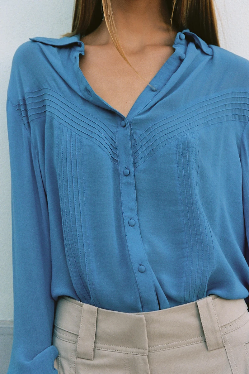 FLOWY PINTUCK SHIRT