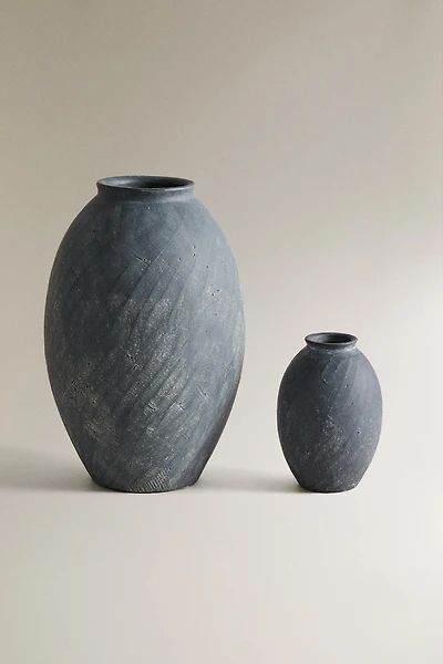 TEXTURED CERAMIC VASE