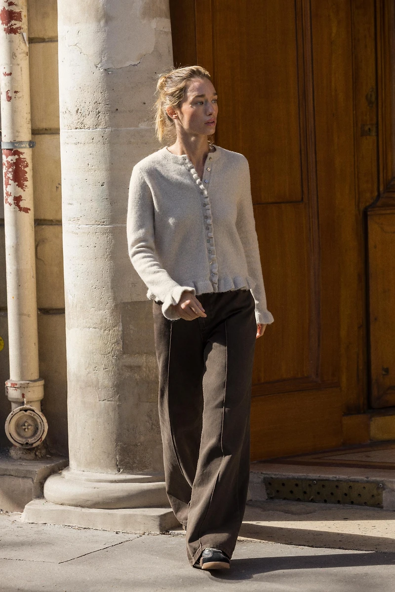 RUFFLED KNIT CARDIGAN