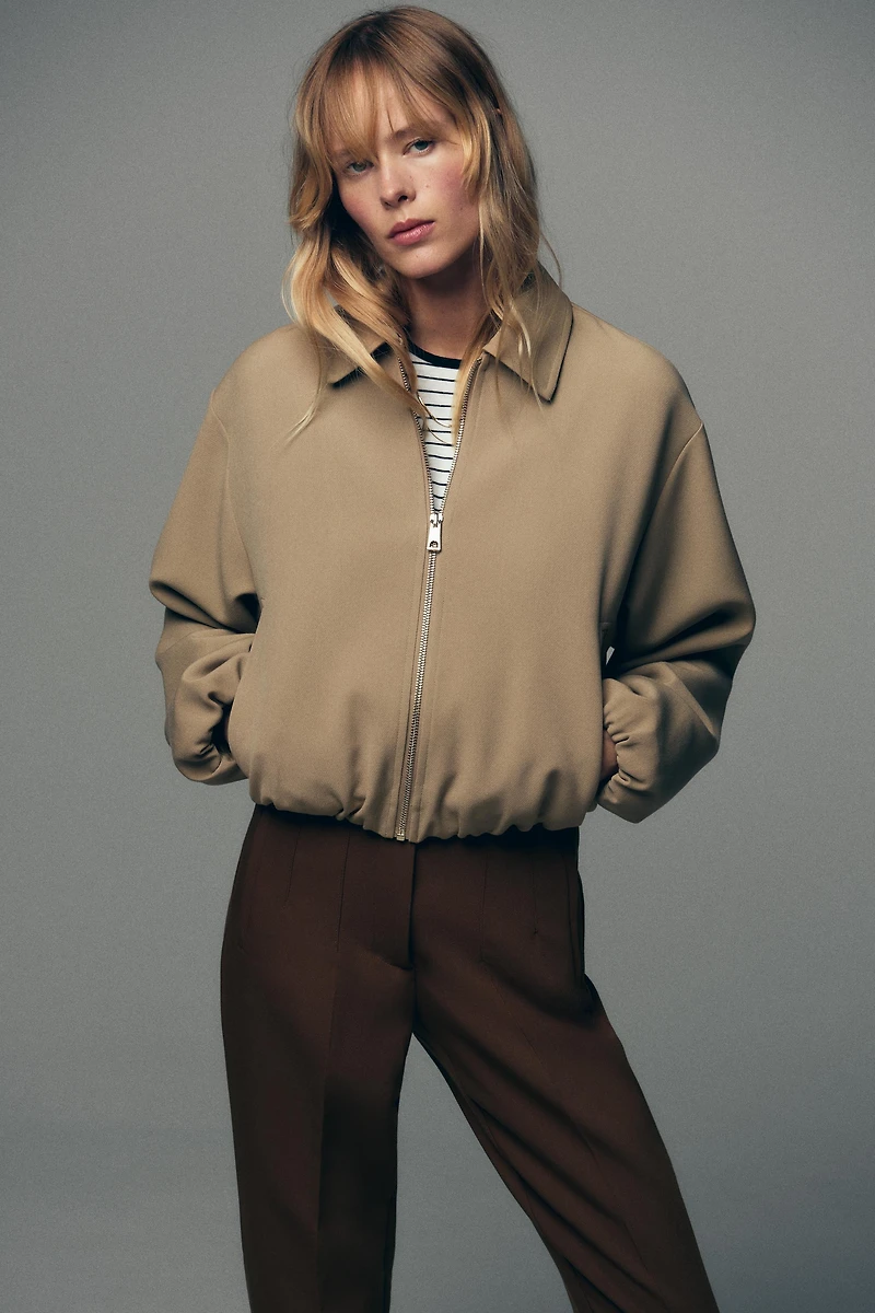 ZIP-UP GATHERED JACKET