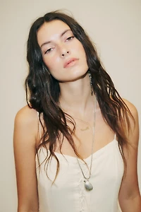 ROBE COURTE EN GAZE À VOLANTS