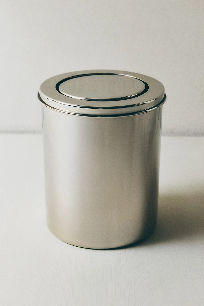 METAL BATHROOM BIN WITH LID