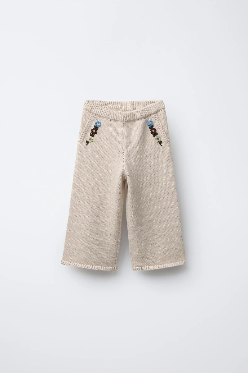 EMBROIDERED FLORAL KNIT PANTS