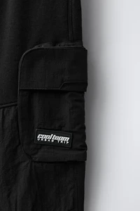 JOGGER PANTS WITH CARGO POCKETS