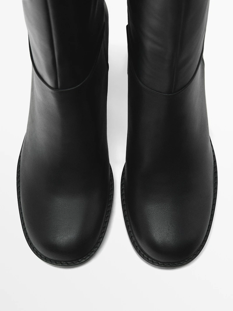 Block heel boots