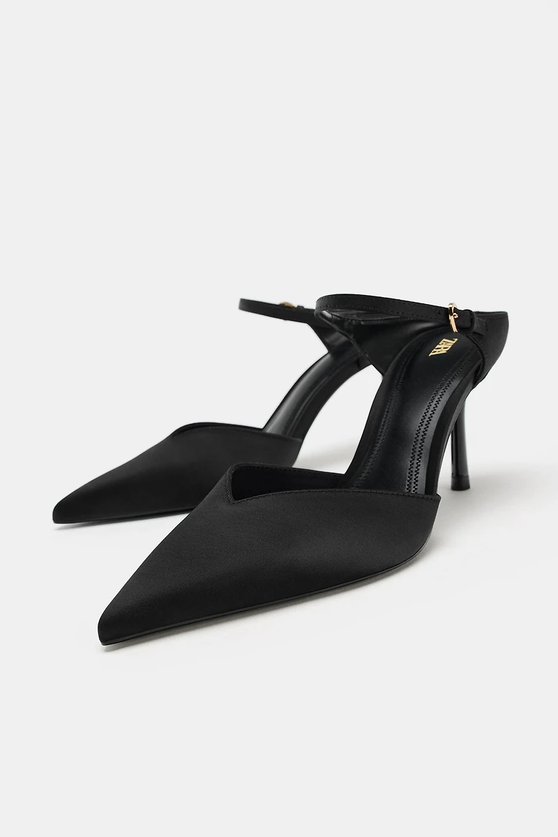 CHAUSSURES À TALONS AVEC DÉTAIL DE BOUCLE