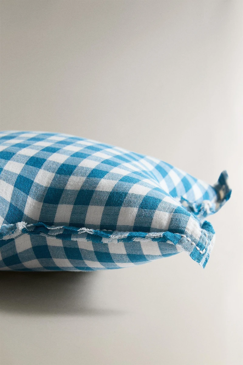 KIDS’ STAR CUSHION
