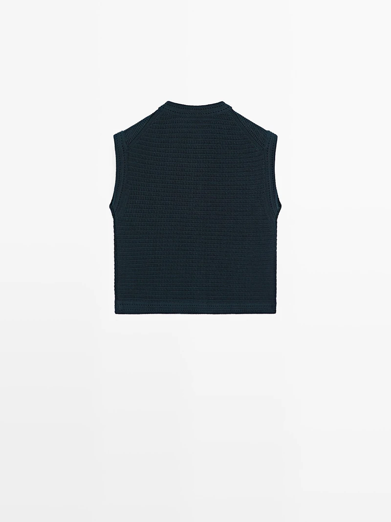 Knit vest with golden buttons