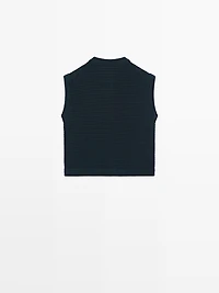 Knit vest with golden buttons