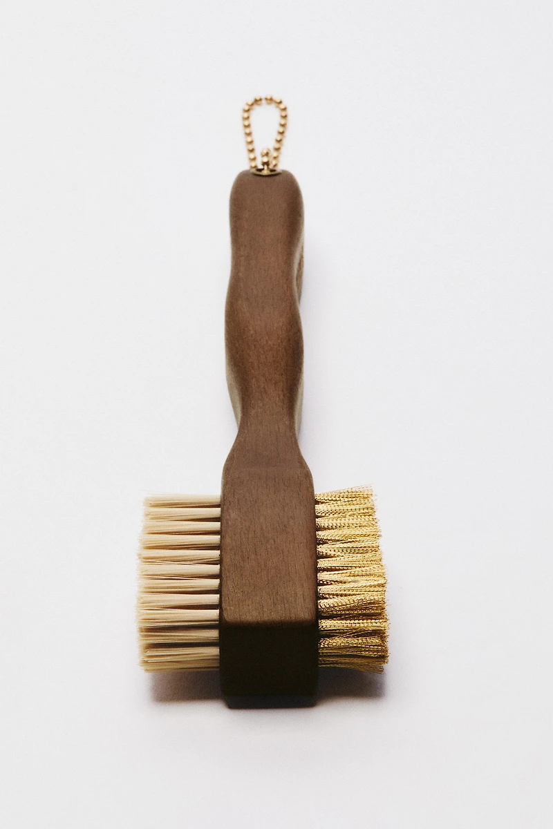 WOODEN GOLF BRUSH