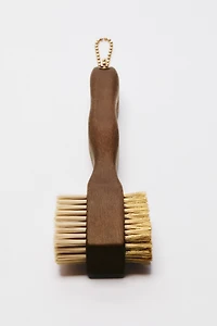 WOODEN GOLF BRUSH