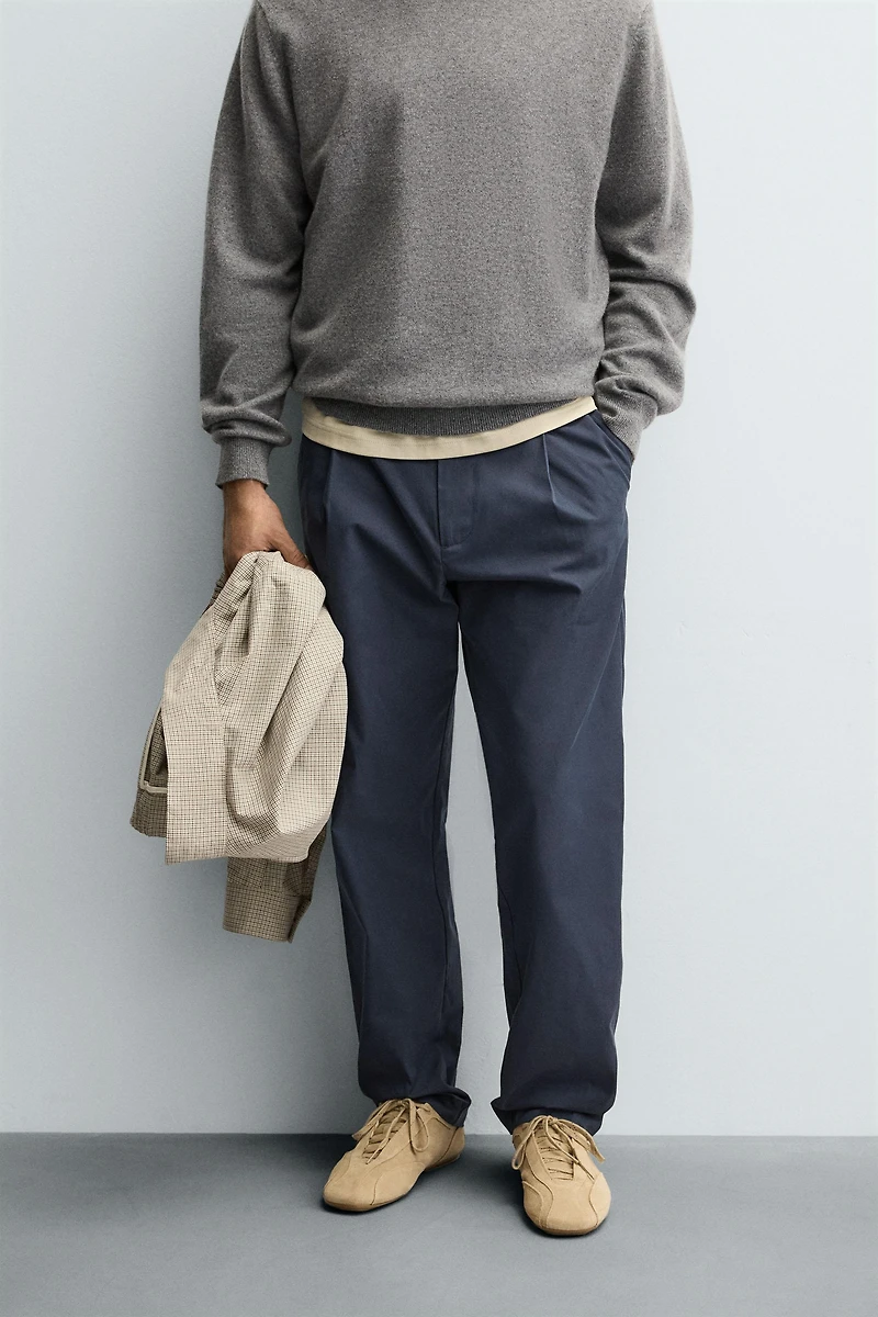 RELAXED FIT PLEATED PANTS