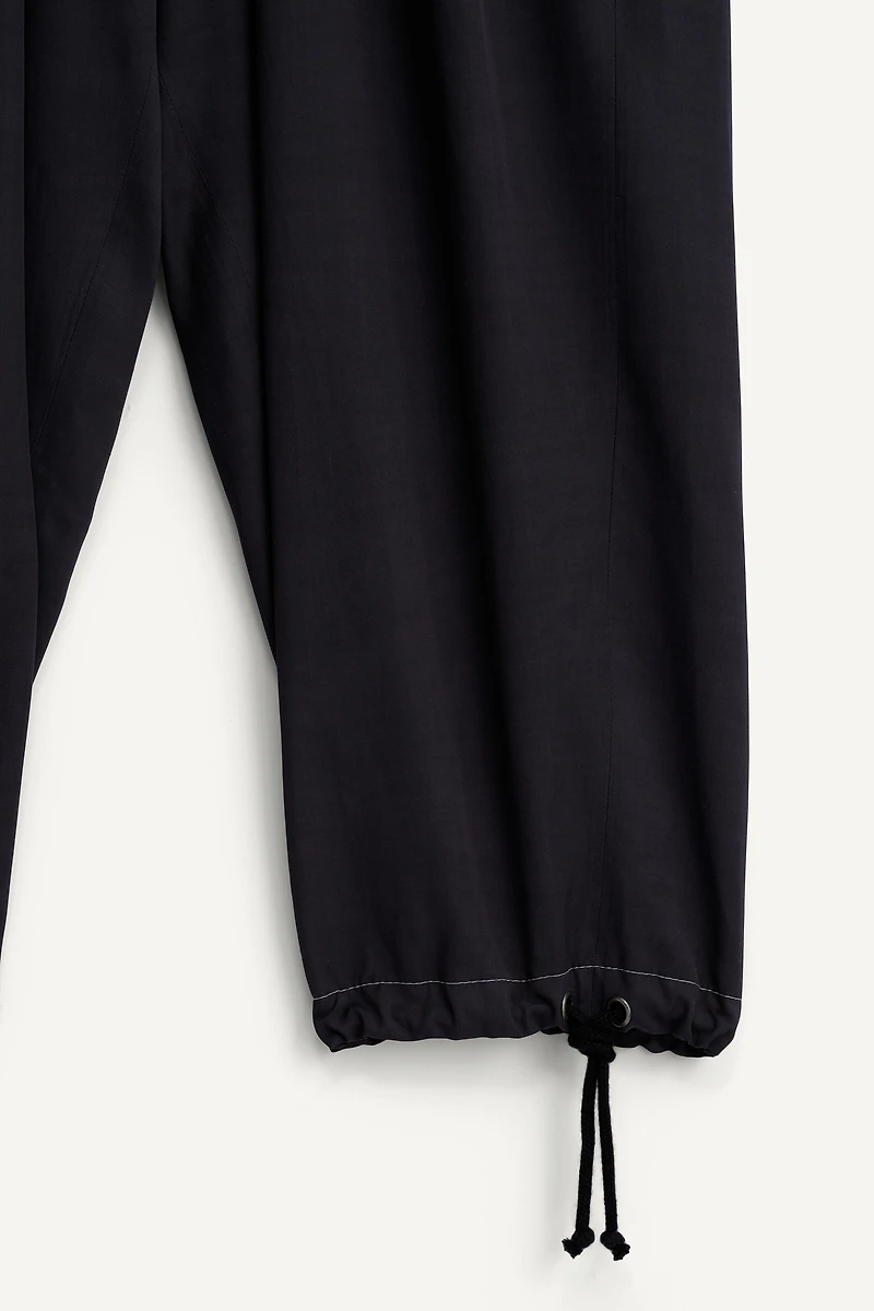 FLOWY DRAWSTRING PANTS