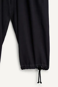 FLOWY DRAWSTRING PANTS