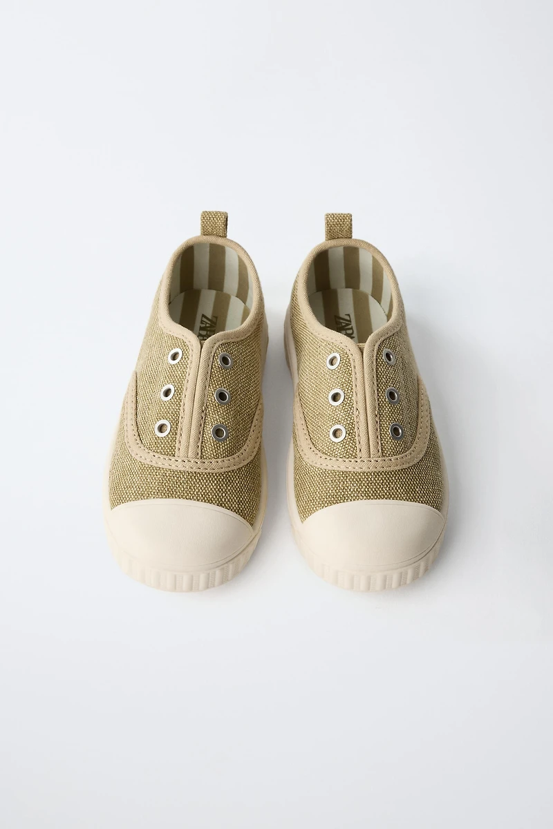 BASIC SNEAKERS