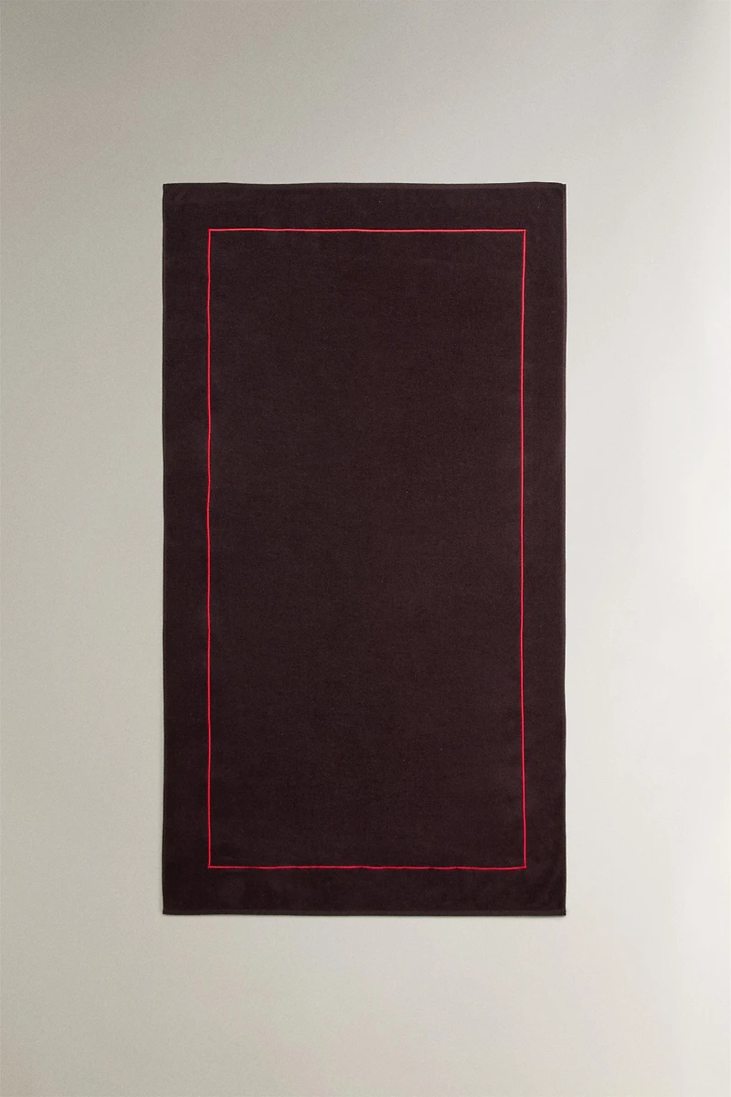 PLAIN BEACH TOWEL WITH BORDER