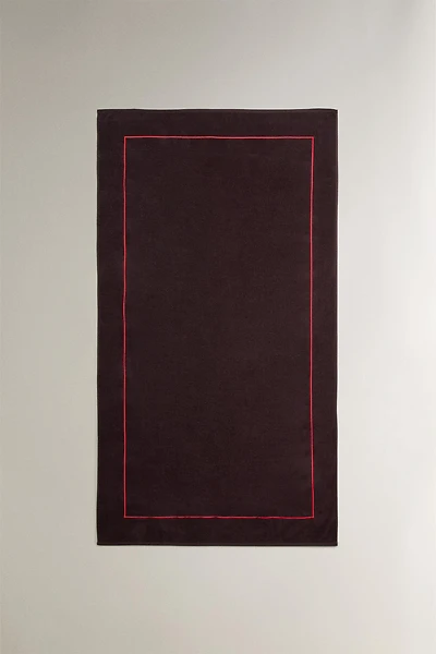 PLAIN BEACH TOWEL WITH BORDER