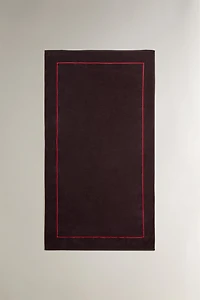 PLAIN BEACH TOWEL WITH BORDER