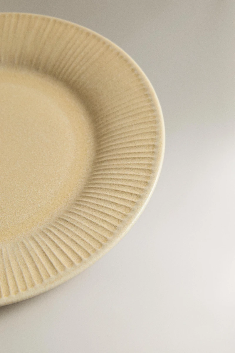 STRIPED STONEWARE DESSERT PLATE