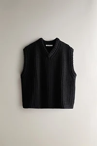 KNIT VEST