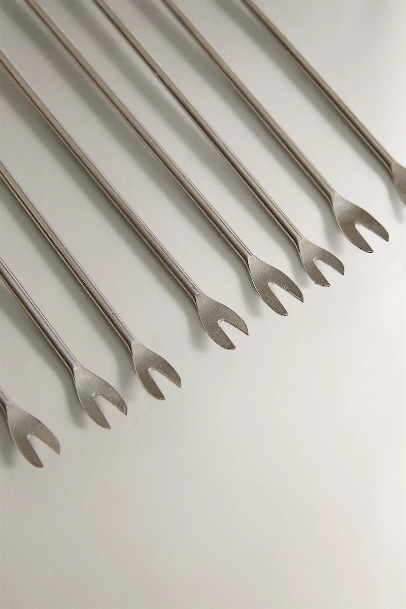 APPETIZER CHOPSTICKS SET WITH METAL BOX (SET OF 6)