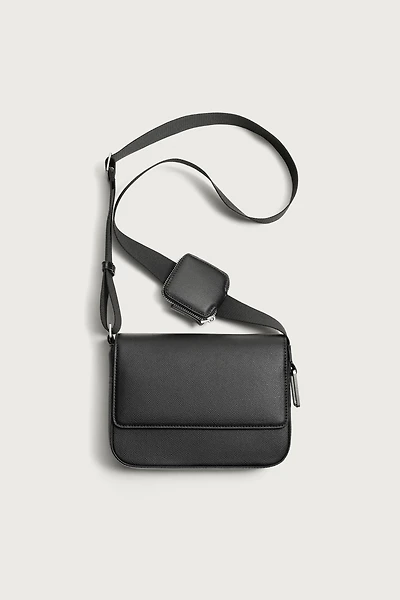 TEXTURED FLAP CROSSBODY BAG